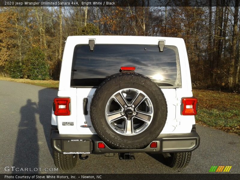 Bright White / Black 2020 Jeep Wrangler Unlimited Sahara 4x4
