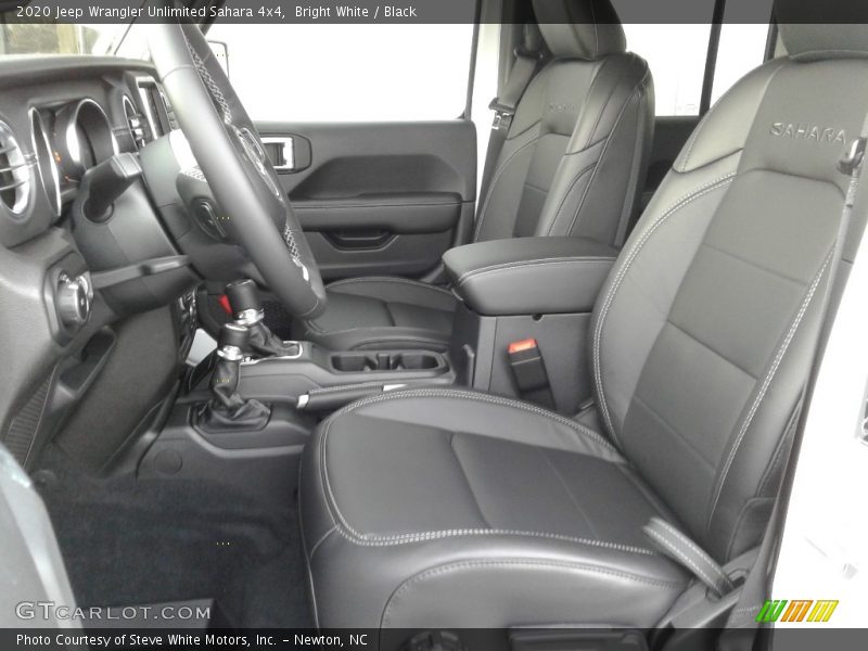 Bright White / Black 2020 Jeep Wrangler Unlimited Sahara 4x4