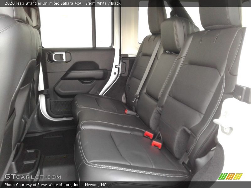 Bright White / Black 2020 Jeep Wrangler Unlimited Sahara 4x4