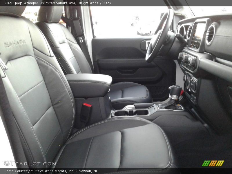 Bright White / Black 2020 Jeep Wrangler Unlimited Sahara 4x4