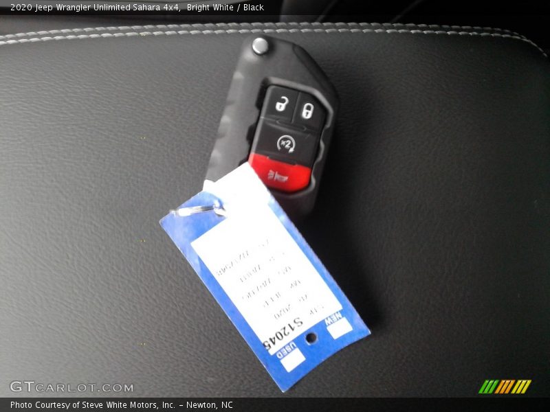 Bright White / Black 2020 Jeep Wrangler Unlimited Sahara 4x4