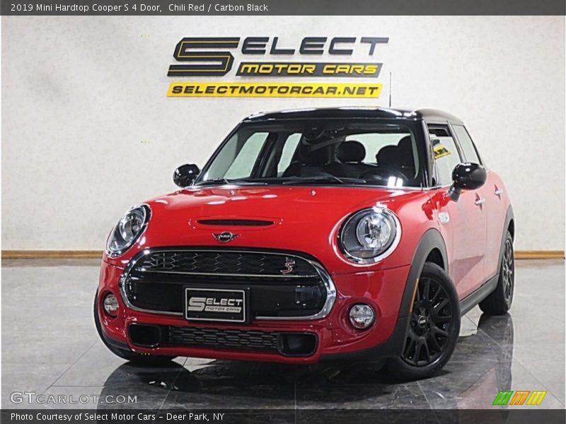 Chili Red / Carbon Black 2019 Mini Hardtop Cooper S 4 Door