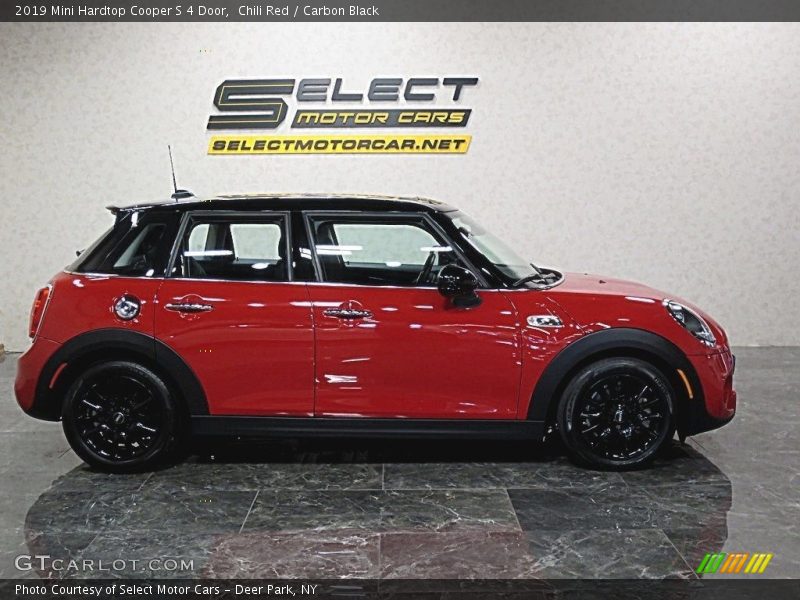 Chili Red / Carbon Black 2019 Mini Hardtop Cooper S 4 Door