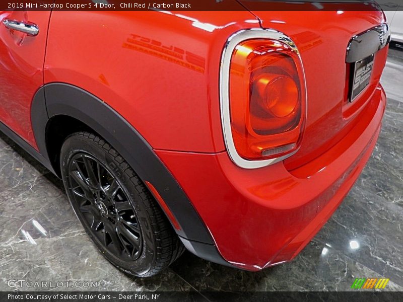 Chili Red / Carbon Black 2019 Mini Hardtop Cooper S 4 Door