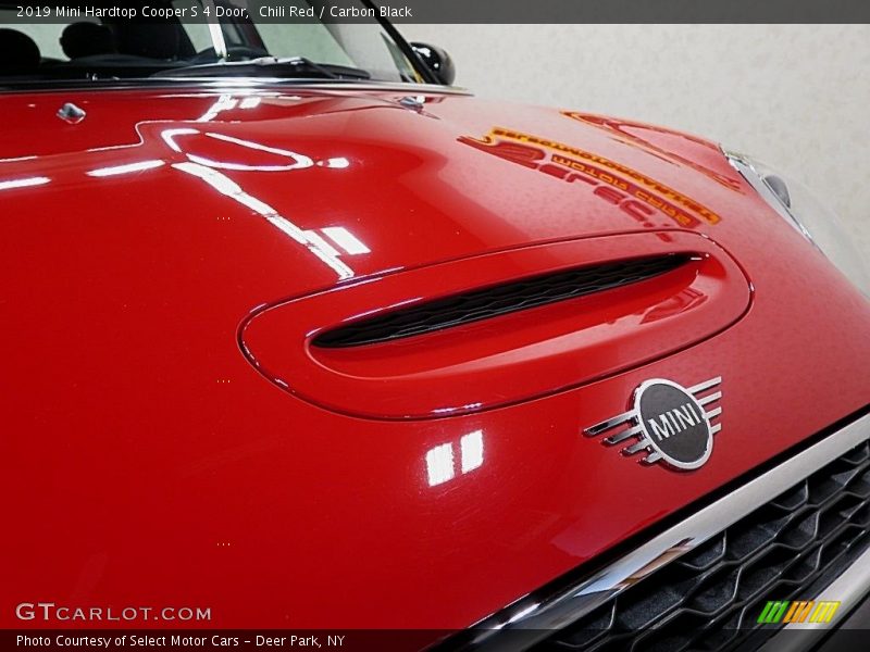 Chili Red / Carbon Black 2019 Mini Hardtop Cooper S 4 Door