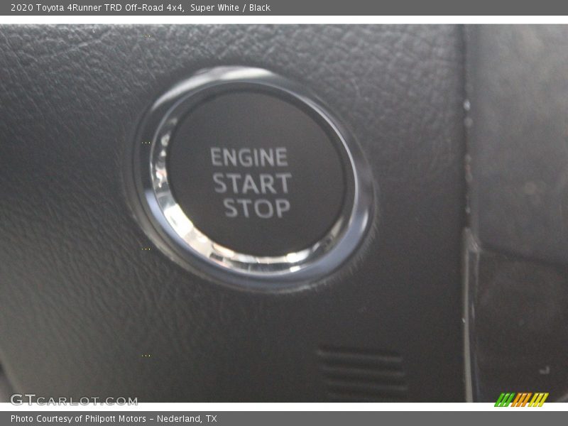 Super White / Black 2020 Toyota 4Runner TRD Off-Road 4x4
