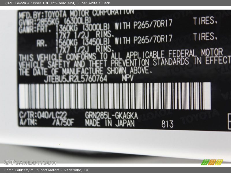 Super White / Black 2020 Toyota 4Runner TRD Off-Road 4x4