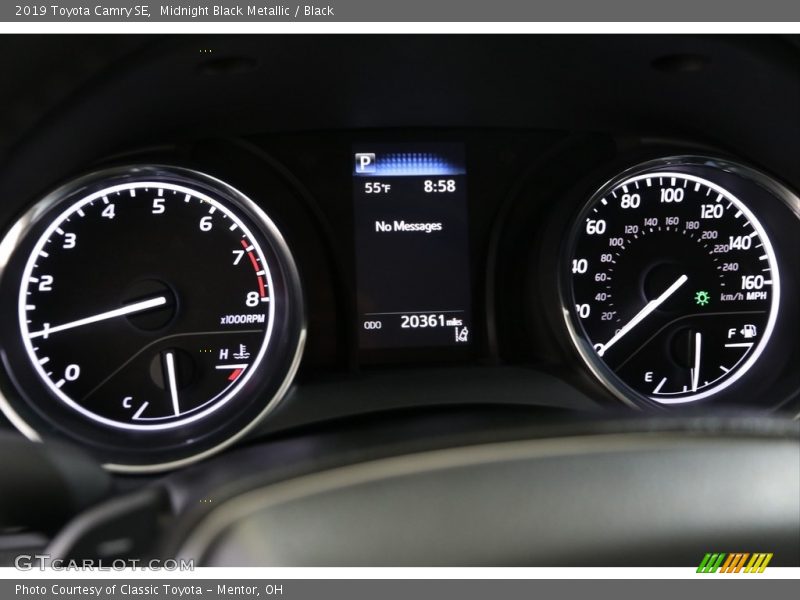 Midnight Black Metallic / Black 2019 Toyota Camry SE