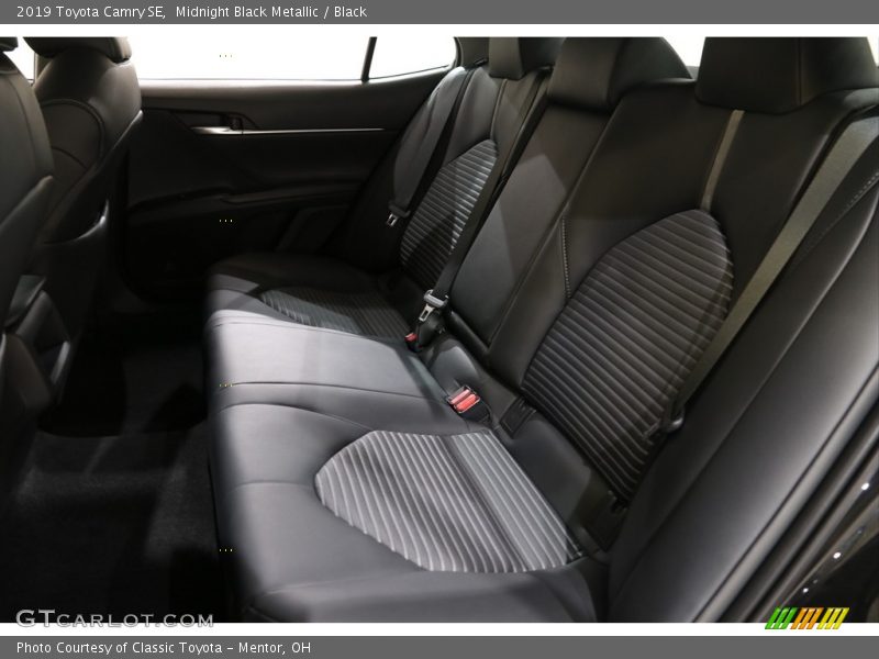 Midnight Black Metallic / Black 2019 Toyota Camry SE