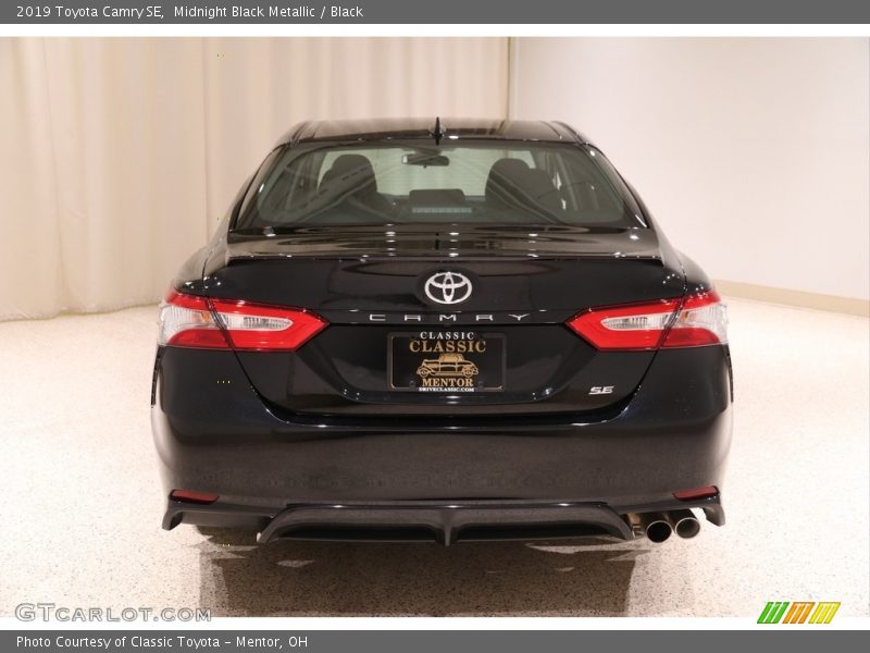 Midnight Black Metallic / Black 2019 Toyota Camry SE