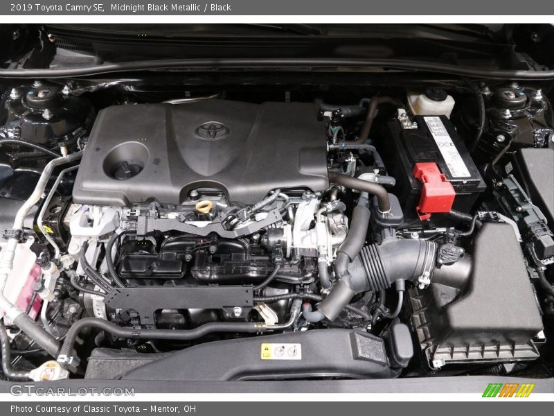 Midnight Black Metallic / Black 2019 Toyota Camry SE