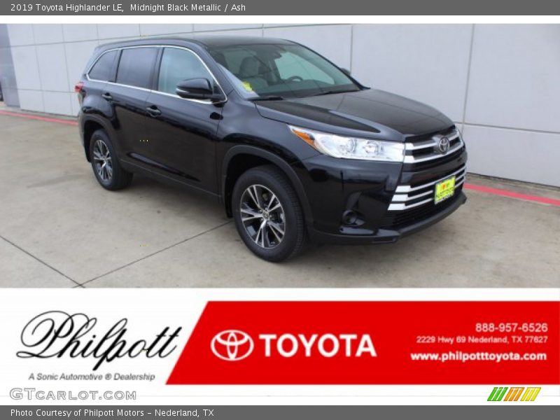 Midnight Black Metallic / Ash 2019 Toyota Highlander LE