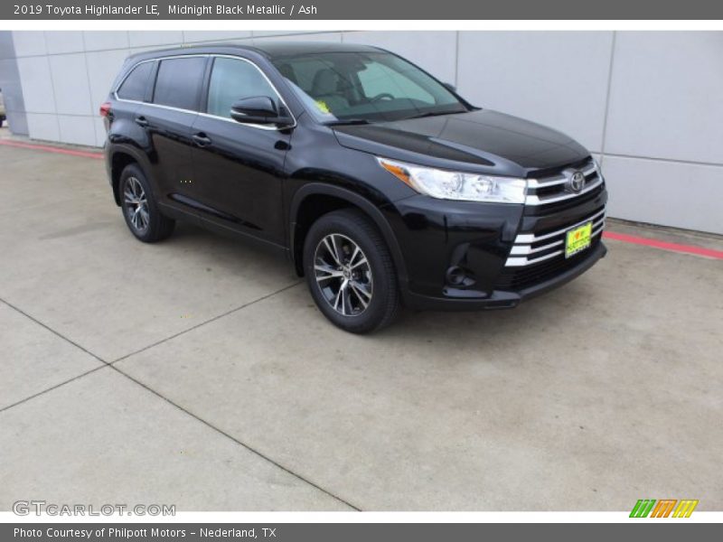 Midnight Black Metallic / Ash 2019 Toyota Highlander LE