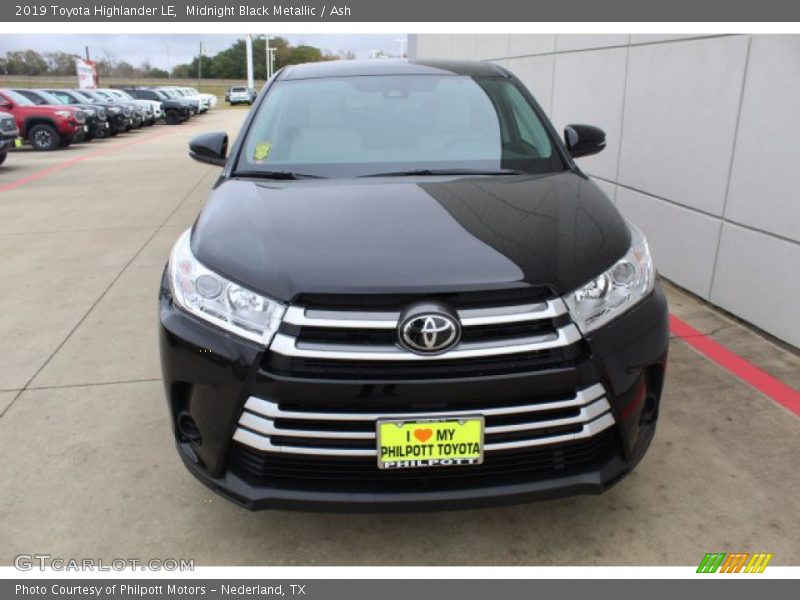 Midnight Black Metallic / Ash 2019 Toyota Highlander LE