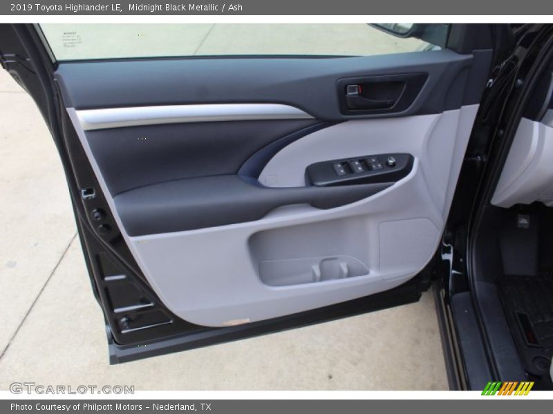 Door Panel of 2019 Highlander LE