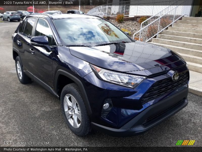 Front 3/4 View of 2020 RAV4 XLE AWD