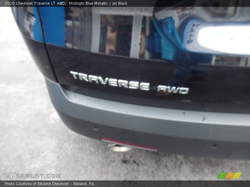Midnight Blue Metallic / Jet Black 2020 Chevrolet Traverse LT AWD