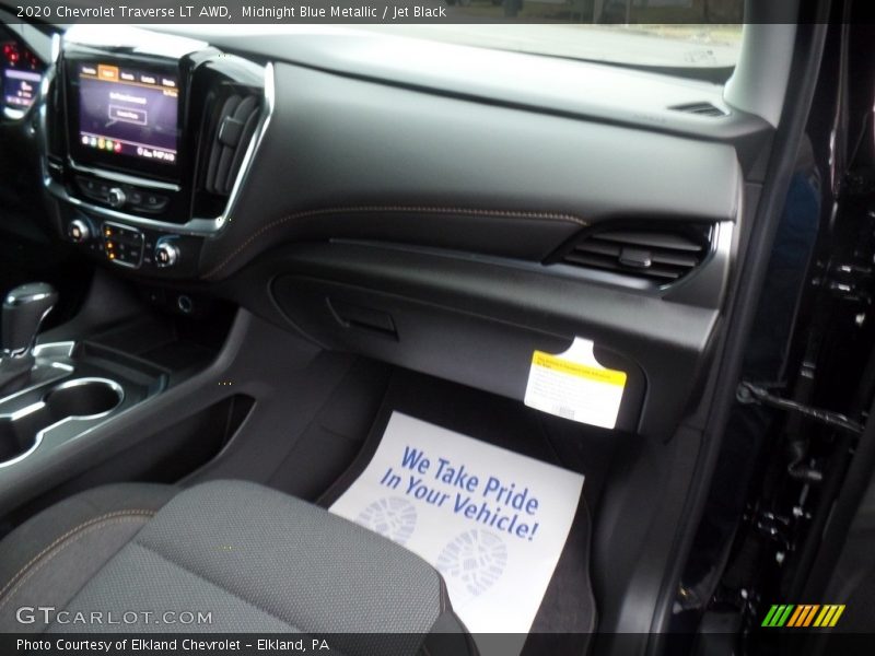 Midnight Blue Metallic / Jet Black 2020 Chevrolet Traverse LT AWD