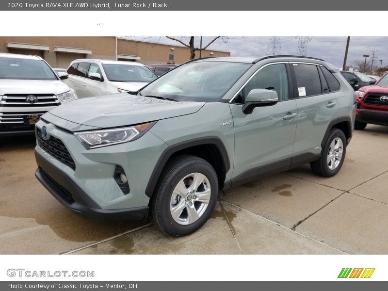 Front 3/4 View of 2020 RAV4 XLE AWD Hybrid