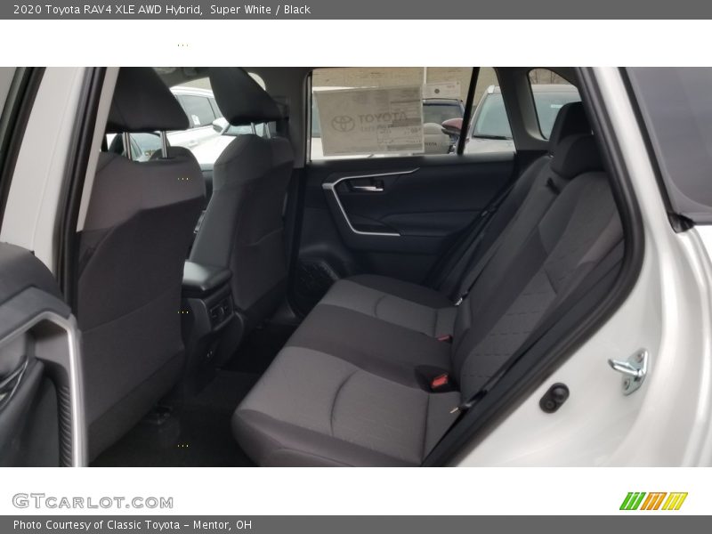 Super White / Black 2020 Toyota RAV4 XLE AWD Hybrid