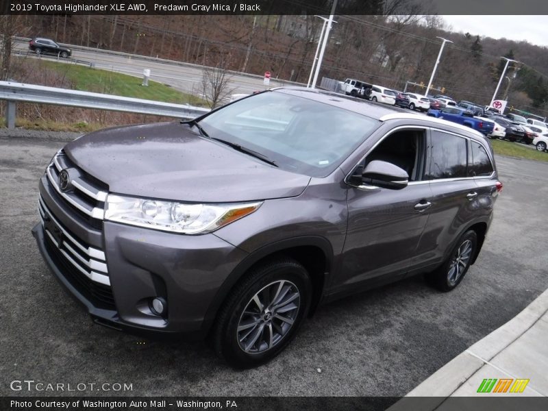 Predawn Gray Mica / Black 2019 Toyota Highlander XLE AWD