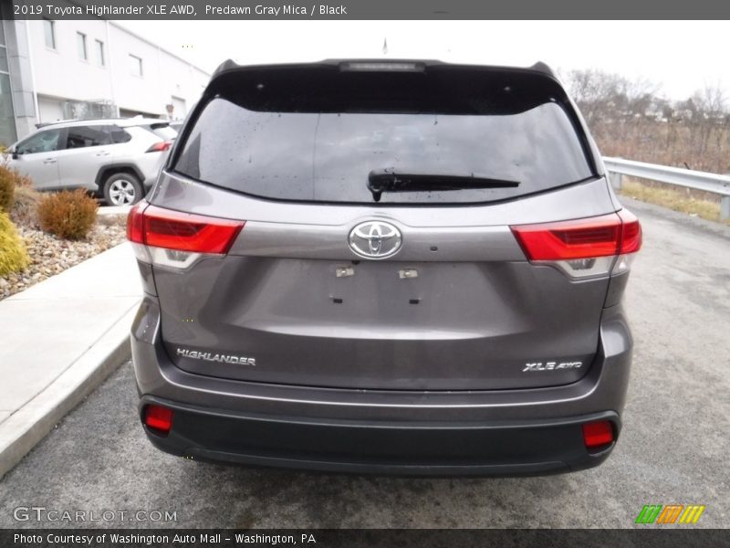 Predawn Gray Mica / Black 2019 Toyota Highlander XLE AWD