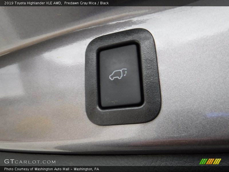 Predawn Gray Mica / Black 2019 Toyota Highlander XLE AWD