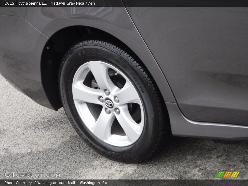 Predawn Gray Mica / Ash 2019 Toyota Sienna LE