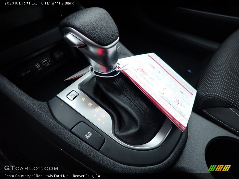 Clear White / Black 2020 Kia Forte LXS