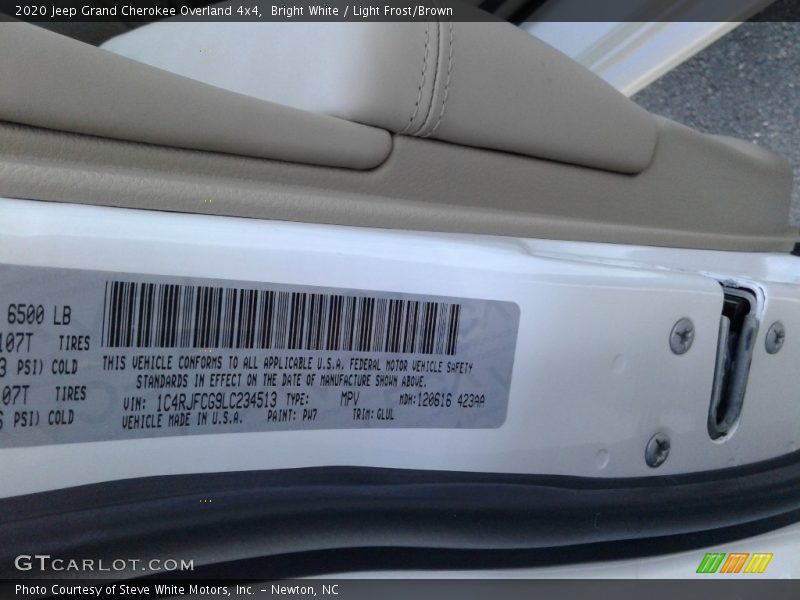 Bright White / Light Frost/Brown 2020 Jeep Grand Cherokee Overland 4x4