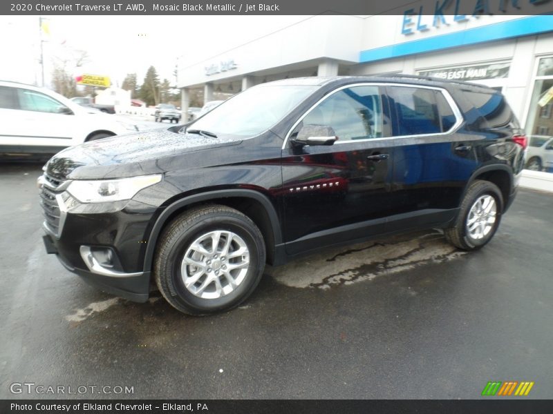 Mosaic Black Metallic / Jet Black 2020 Chevrolet Traverse LT AWD