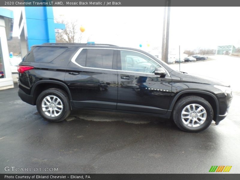 Mosaic Black Metallic / Jet Black 2020 Chevrolet Traverse LT AWD