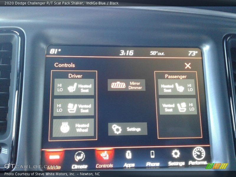 Controls of 2020 Challenger R/T Scat Pack Shaker