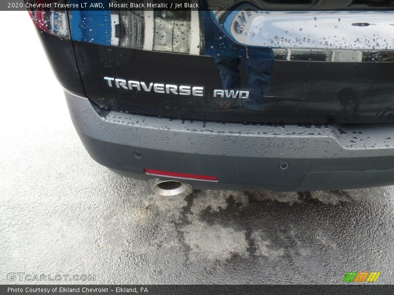 Mosaic Black Metallic / Jet Black 2020 Chevrolet Traverse LT AWD