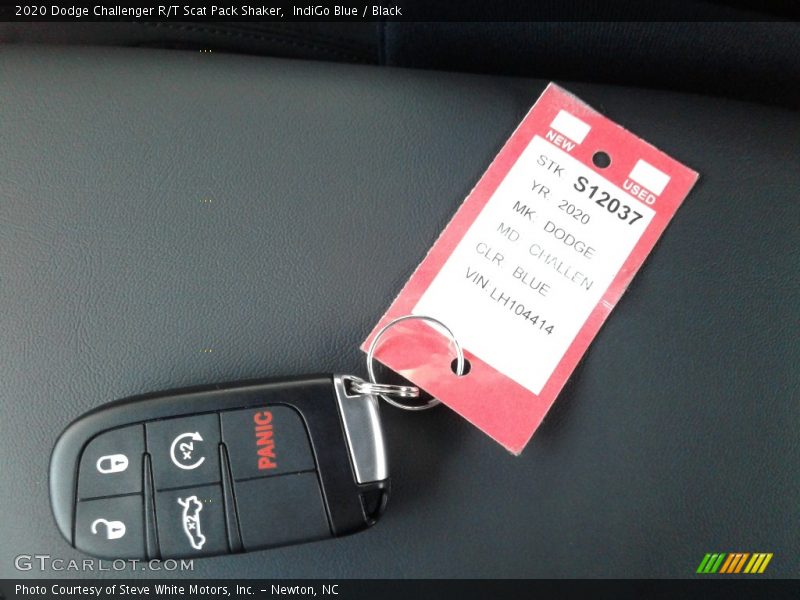 Keys of 2020 Challenger R/T Scat Pack Shaker