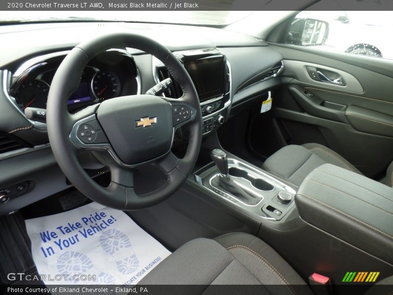 Mosaic Black Metallic / Jet Black 2020 Chevrolet Traverse LT AWD