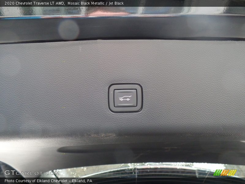 Mosaic Black Metallic / Jet Black 2020 Chevrolet Traverse LT AWD