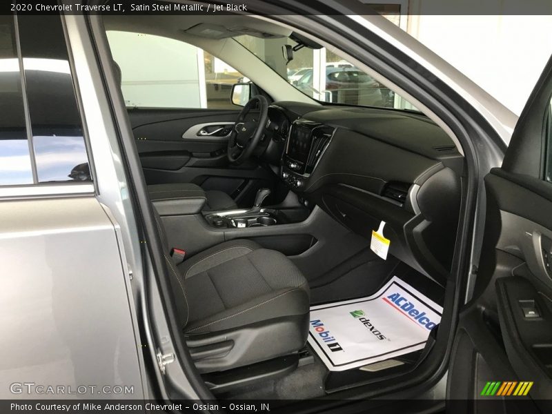 Satin Steel Metallic / Jet Black 2020 Chevrolet Traverse LT