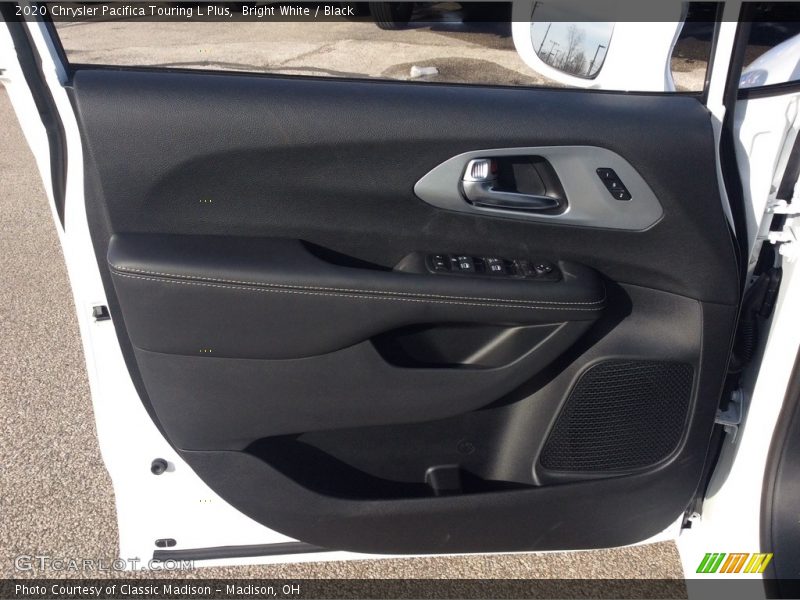 Bright White / Black 2020 Chrysler Pacifica Touring L Plus