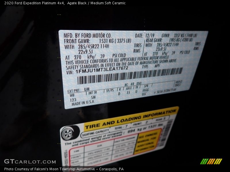 2020 Expedition Platinum 4x4 Agate Black Color Code UM