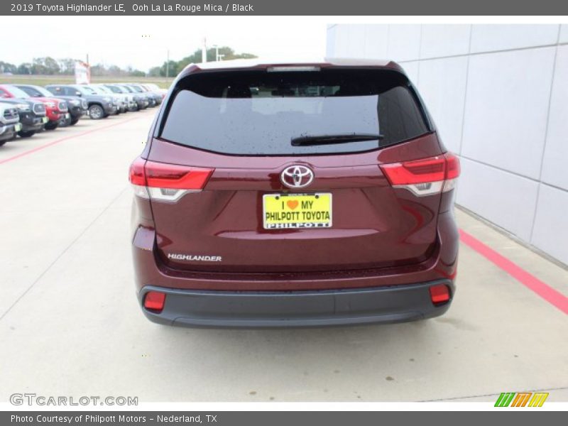 Ooh La La Rouge Mica / Black 2019 Toyota Highlander LE