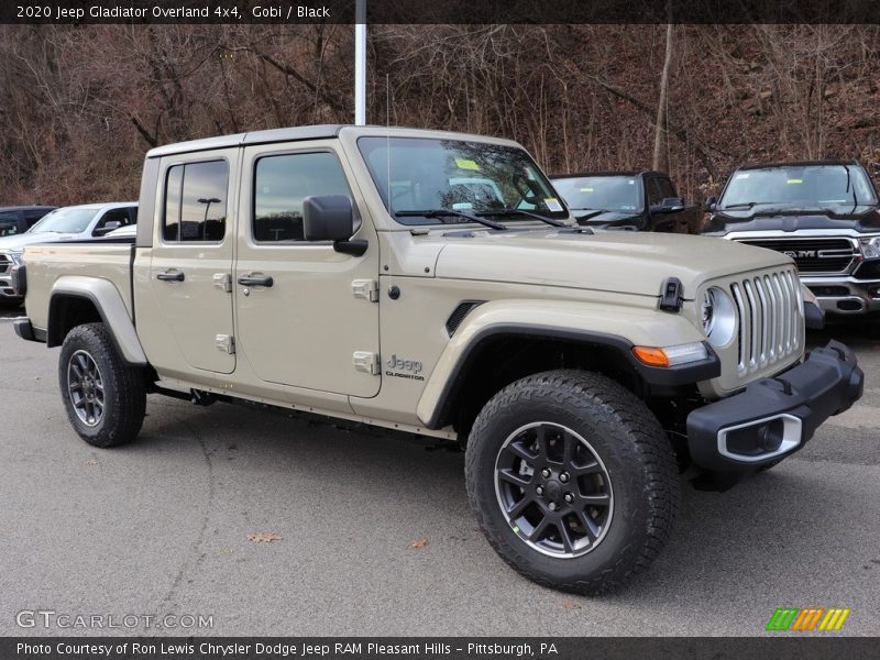 Front 3/4 View of 2020 Gladiator Overland 4x4