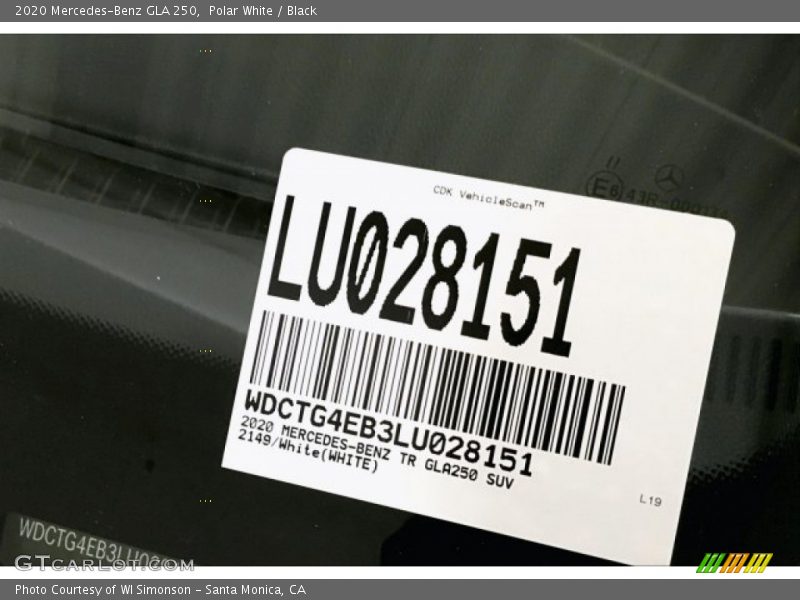 Polar White / Black 2020 Mercedes-Benz GLA 250