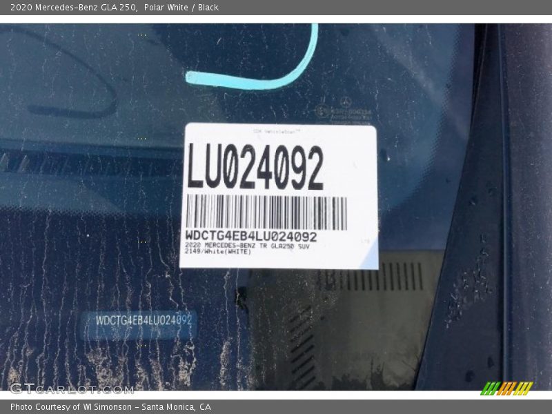 Polar White / Black 2020 Mercedes-Benz GLA 250