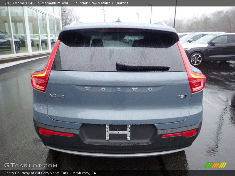 Thunder Grey Metallic / Charcoal 2020 Volvo XC40 T5 Momentum AWD