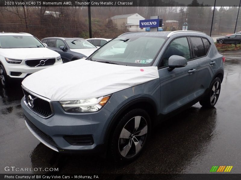 Thunder Grey Metallic / Charcoal 2020 Volvo XC40 T5 Momentum AWD