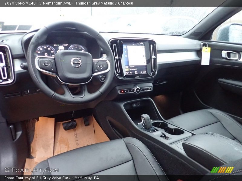 Front Seat of 2020 XC40 T5 Momentum AWD