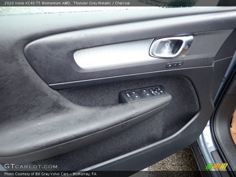 Thunder Grey Metallic / Charcoal 2020 Volvo XC40 T5 Momentum AWD