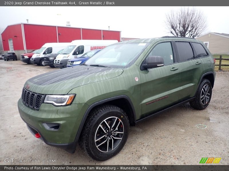 Front 3/4 View of 2020 Grand Cherokee Trailhawk 4x4