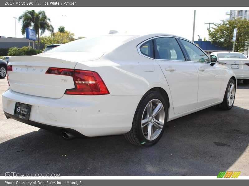 Ice White / Amber 2017 Volvo S90 T5